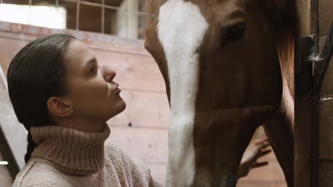 Horse_Woman_Indoor