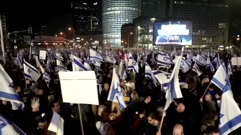 Israel anti-gov't protesters mourn synagogue attack