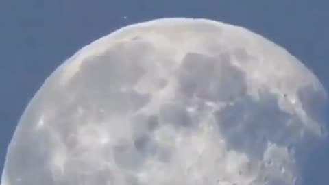 UFO seen on the dark side of the moon, landing