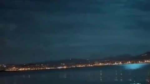 Incredible video of the moment the meteor in Portugal entered earth's atmosphere.