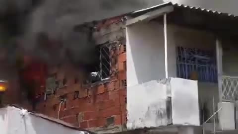 INCENDIO BARRIO EL TORIL 4 DE MAYO