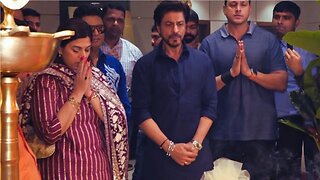 Shahrukh Khan Joining Hand and Taking Ganpati Bappa Blessing after Jawan cross 1000crore Collection