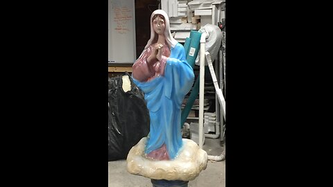 Sculpting a Mother Mary Statue