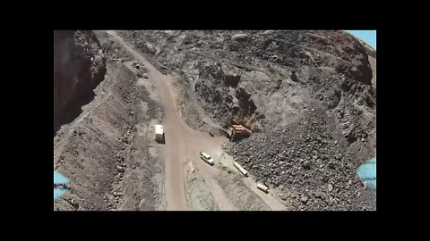 DJI FPV - Diving in the pit