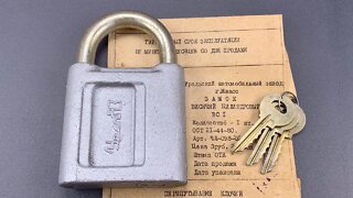 [1136] Soviet-Era Ural Automotive Plant Padlock Picked