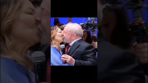 Lula e Janja beijando de língua em público choca Siqueira Junior