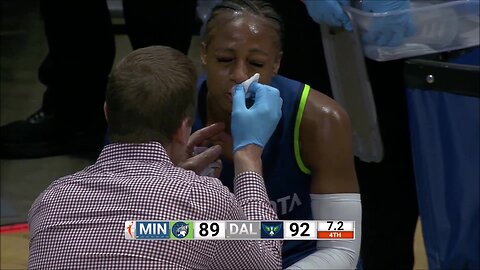 Mitchell Gets Bloody Nose After Running Into TEAMMATE'S ELBOW | Minnesota Lynx vs Dallas Wings