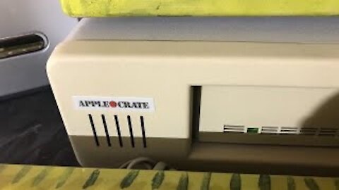 Let's Open Up This Apple Crate SCSI Drive And See What's Inside And See If We Can Install 7.5