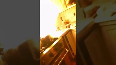 How to set your apartment on for 101😂#shorts #crazyvideo #fire #cooking101