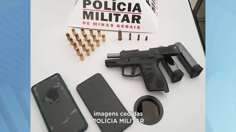 Gov. Valadares: armas e munições encontradas dentro de sofá em cumprimento de mandado