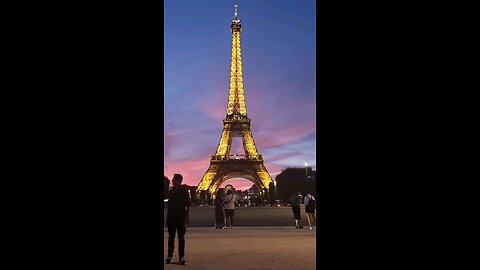 Eiffel Tower paris