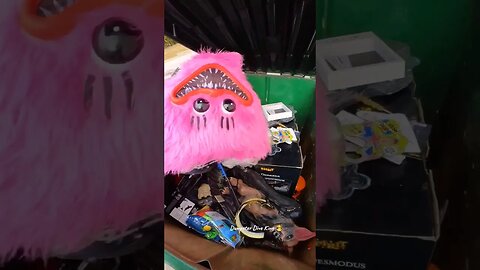 Most epic dumpster dive for Halloween goods! Part 1