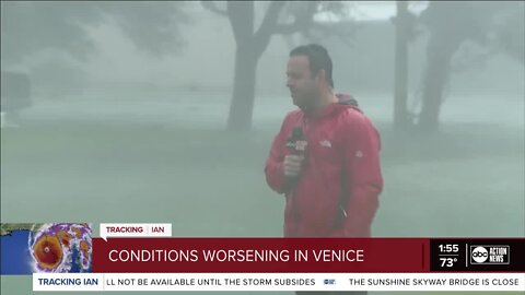 Michael Paluska in Sarasota County | Hurricane Ian conditions are worsening in Venice.