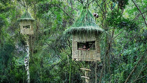 Unbelievable! Build Unique Primitive Tree House, Staying in a Treehouse Hotel in the Jungle