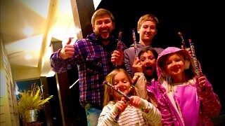 FAMILY FUN at New Years! | Greenhouse Small Tour VLOG - Th Mac’s