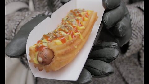 Street Churros - Crazy Chilli Dog - Best Ever Food Review Show