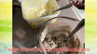 Fudge Brownies & Coconut Macaroons😍🎄