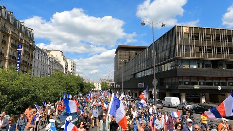 MANIFESTATION NATIONALE POUR LA PAIX ET LA LIBERTÉ - Place du 18 Juin 1940 - Vidéo 1