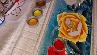 Como pintar Rosas na Toalha de rosto Pintura em tecido 4