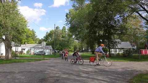 Bike train helps East Lansing elementary school students get to school safely