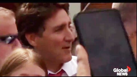 Justin Trudeau Brutally Denounced and Cursed by Protesters