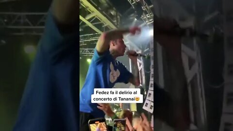 Fedez fa il delirio al concerto di Tananai