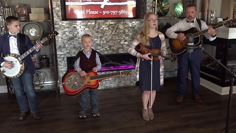 The Hodnett Family Band - He's Already There