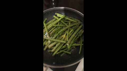 How to cook asparagus fast and easy 🤙😌