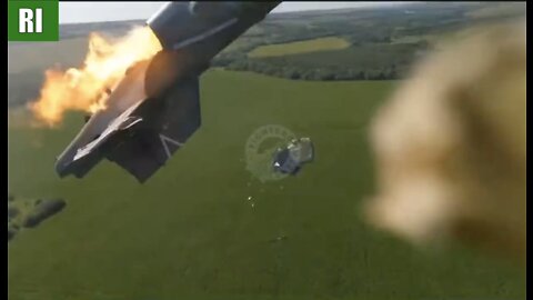 Crazy first-person footage of a Russian pilot ejecting from a Su-25SM hit by Ukrainian fire!