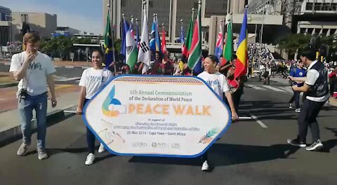SOUTH AFRICA - Cape Town - World Peace Walk. (VIDEO) (vC9)