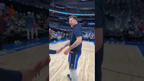 Some pregame fun before GAME 6 between the Suns and Mavericks