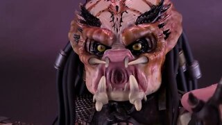 Mezco Toyz Predator 2 MDS Predator Figure @The Review Spot