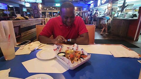 MY FRIEND JERRY FIRST CALAMARE PLATO, SAM'S BOAT SEABROOK TEXAS USA