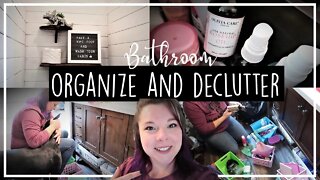 4 People use 1 Bathroom Vanity?//Cleaning and Decluttering Our Bathroom//Vanity Tour