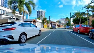 Driving on Chevron Island - Gold Coast - Surfers Paradise