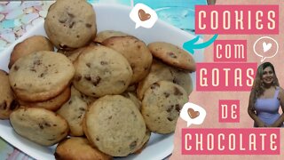 Cookies com gotas chocolate ao leite.