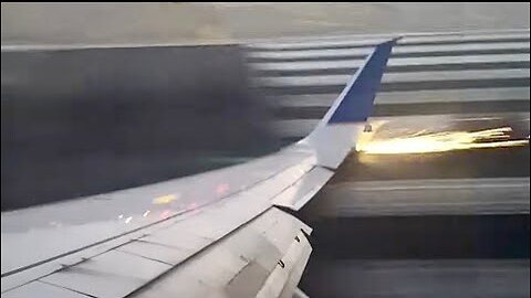 737-700 NX United Turbulence land whith Winglet Crash and Go Around La Guardia