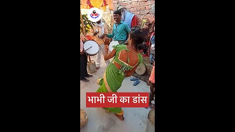 ਆ ਚੱਕ ਪੂਜਾ ਨੱਚਣ ਵਾਲੇ ਬੰਬ ਕਢੀ ਜਾਂਦੀ ਆ very funny Indian dance