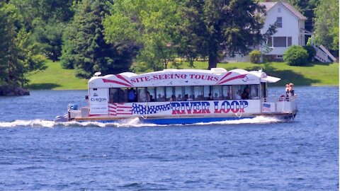 Canadian Tour Boats Entering US Waters Are Making Americans Angry