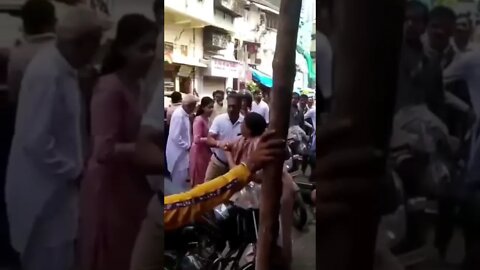 Elderly woman physically assaulted by an MNS member in Mumbai