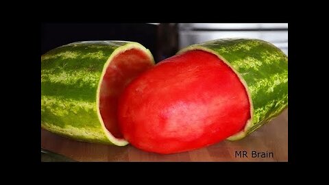 SKIN A WATERMELON - How To Pick The Perfect Watermelon (