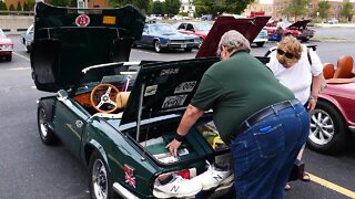 🇬🇧 Triumph TR6 and Spitfires Leaving Concours d'Elegance 2019