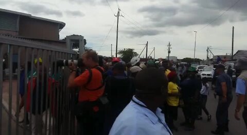 SOUTH AFRICA - Cape Town - President Cyril Ramaphosa arrives at Andile Msizi community hall (Video) (CgT)