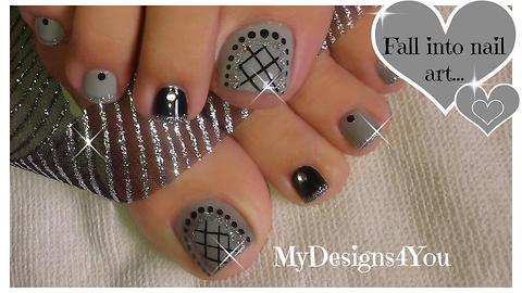 How to give yourself a grey fishnet pedicure