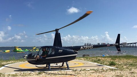 R44 helicopter departing Navarre, FL (4k!!)