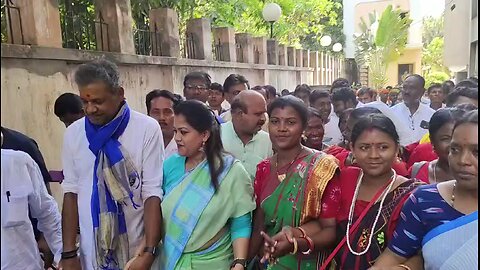 cricketer Kirti Azad dance @ lok sabha election campening