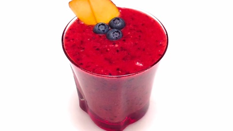 How to make a healthy raspberry, nectarine and blueberry smoothie