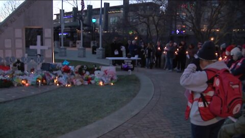 Waukesha pays tribute to parade tragedy victims with moment of silence exactly one week later