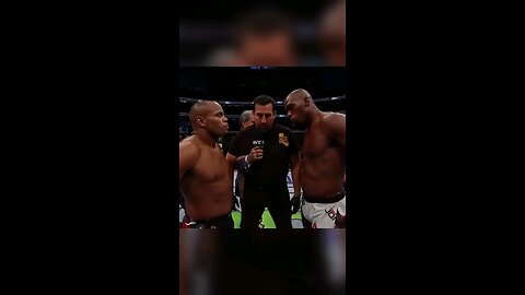 Jon Jones EPIC HEADKICK KNOCKOUT WIN over Daniel Cormier