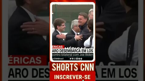 O presidente Jair Bolsonaro desembarcou na cidade de Los Angeles, que sedia a Cúpula das Américas